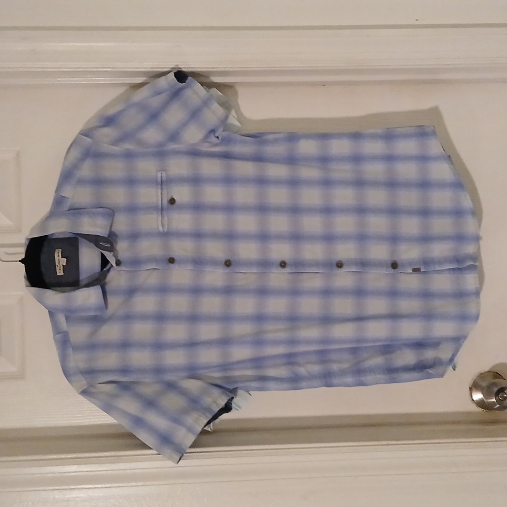 2 Calvin klien button-up